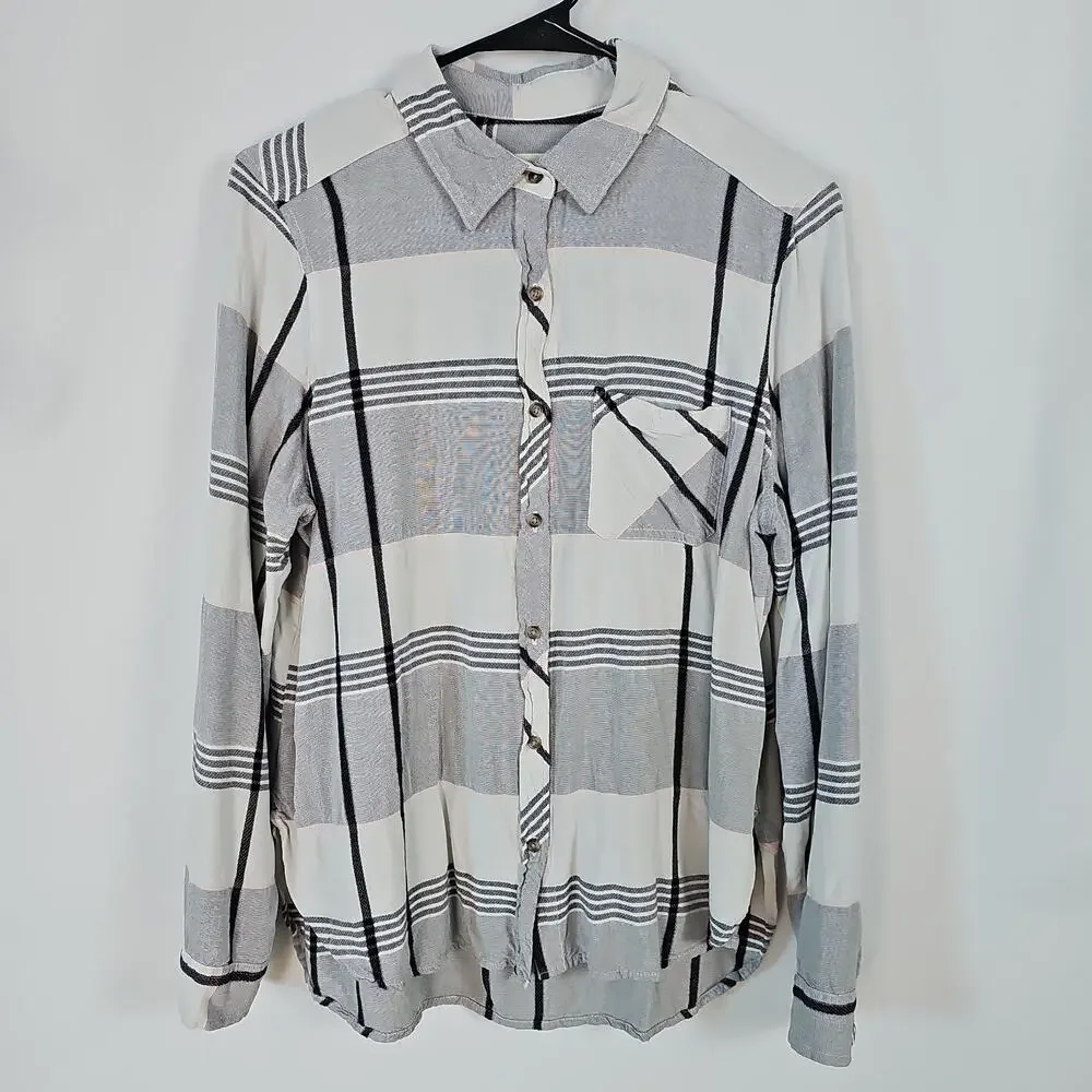 Universal Thread Womens Sz. M Button Down Shirt Relaxed Fit w/Pocket,Plaid White